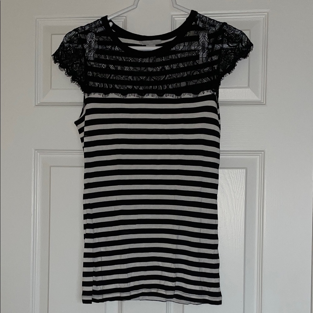 Like New! H&M Striped and Lace Long Short Sleeve Top